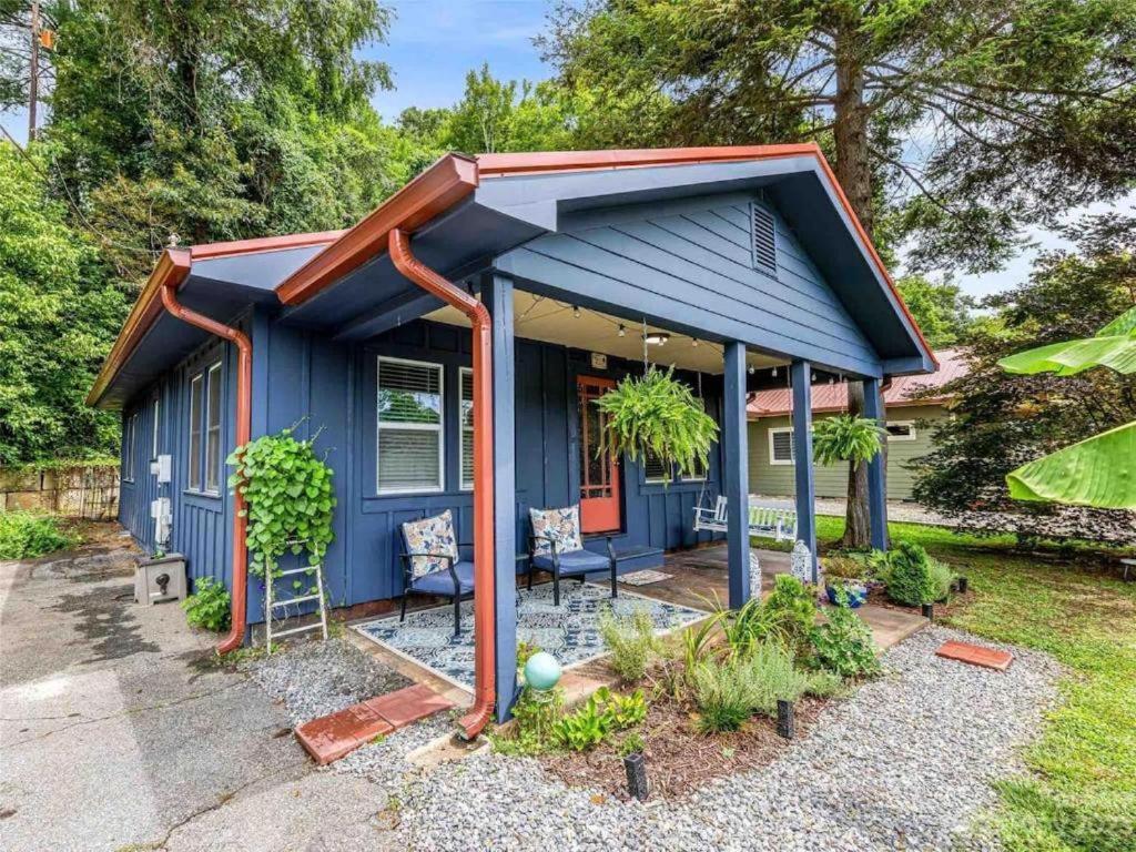 Cheerful Retreat With Quick Downtown Access Asheville