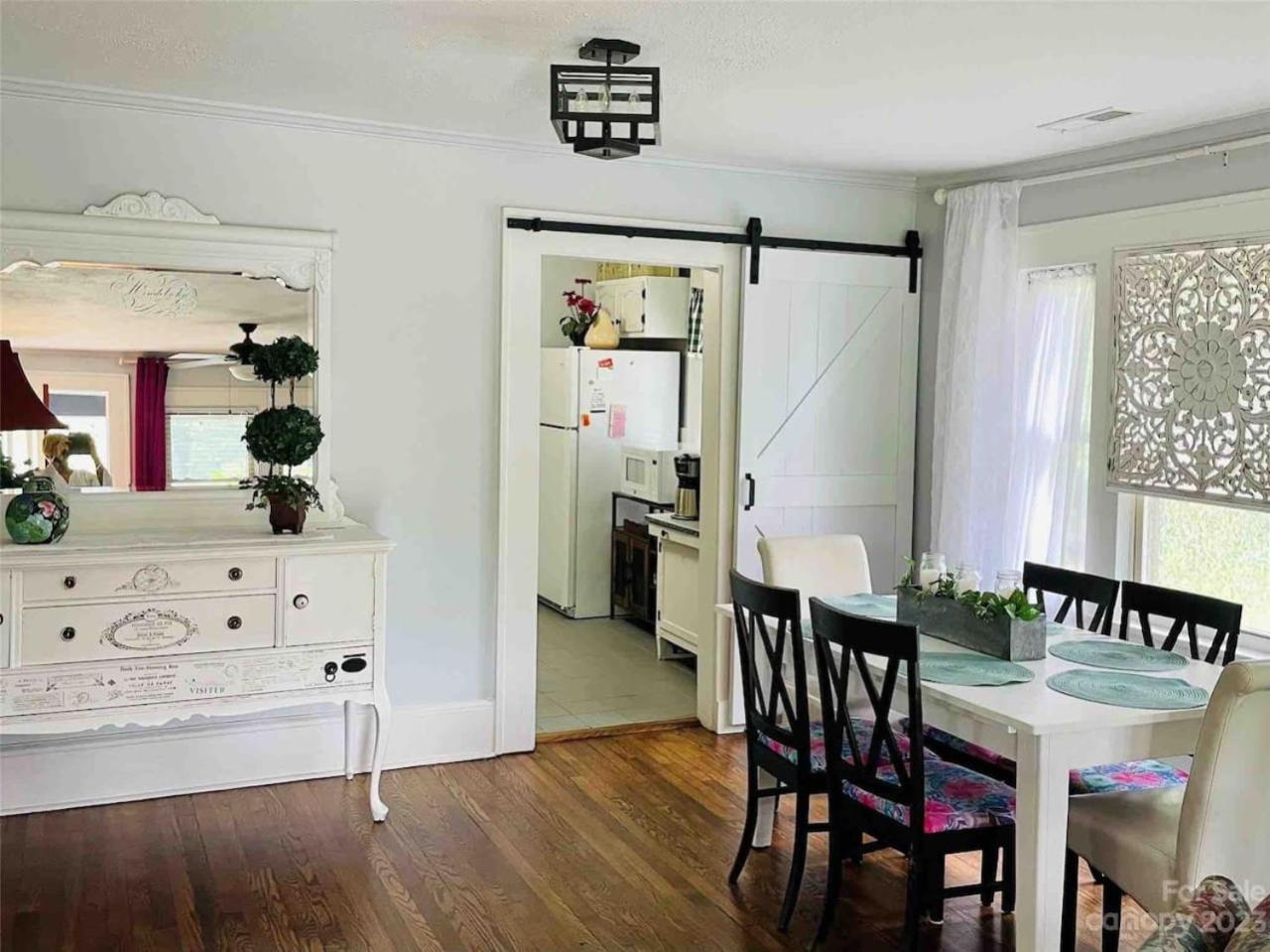Country house Cheerful Retreat With Quick Downtown Access Asheville